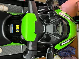 Moto de agua Kawasaki stx 160x verde y negra