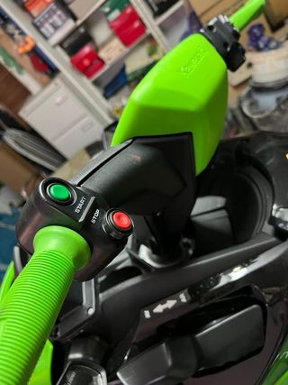 Moto de agua Kawasaki stx 160x verde y negra