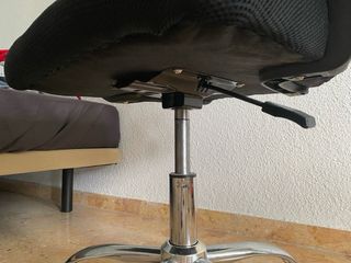 Silla de oficina con respaldo de malla