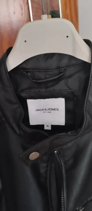 Chaqueta de cuero negra sin estrenar