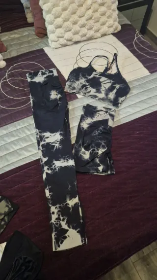 Conjunto deportivo top y leggins