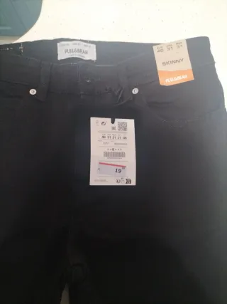 Pantalones vaqueros negros skinny Pull&Bear