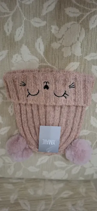Cappello Xmail con orecchie e pompon