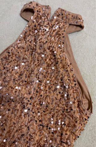 Vestido dorado de lentejuelas