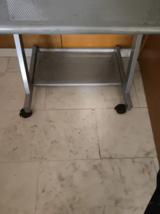 Escritorio pequeño para ordenador