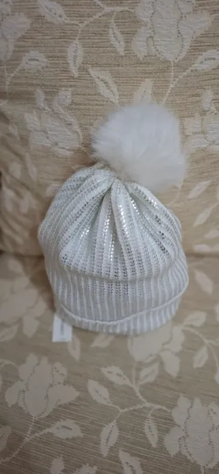 Cappello donna Carpisa con pon pon