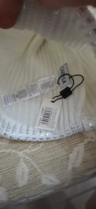 Cappello donna Carpisa con pon pon