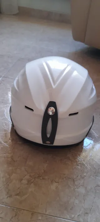 Casco de esquí blanco