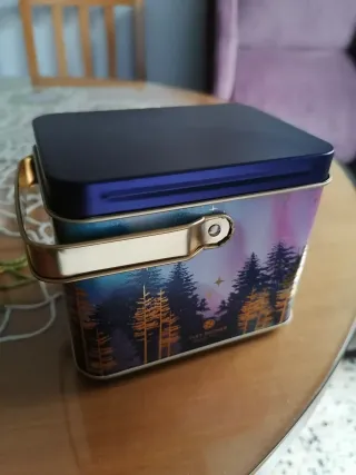 Caja metálica Yves Rocher