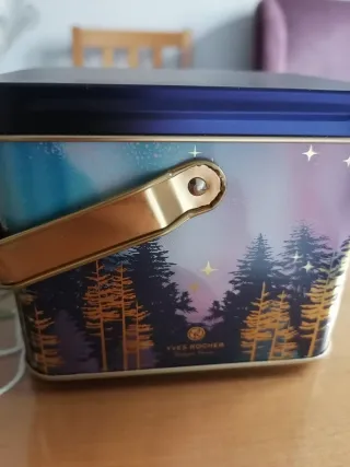 Caja metálica Yves Rocher