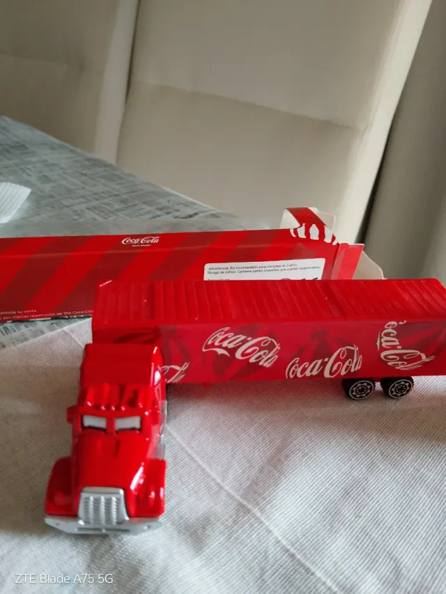 Camión Coca-Cola Juguete + Lata Regalo