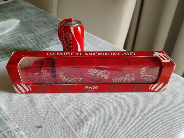 Camión Coca-Cola Juguete + Lata Regalo
