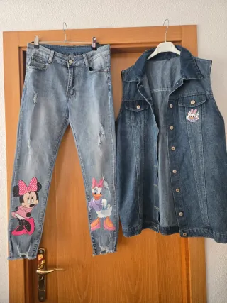Conjunto Jeans y Chaleco Denim Disney