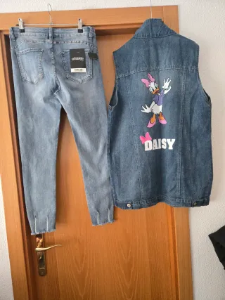 Conjunto Jeans y Chaleco Denim Disney
