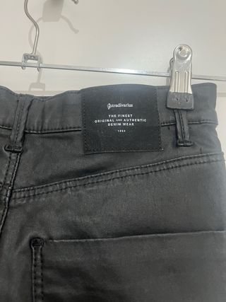 Falda tubo efecto piel Stradivarius