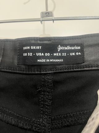 Falda tubo efecto piel Stradivarius