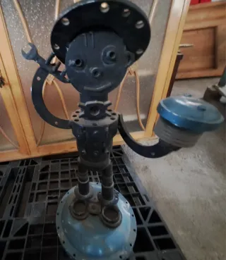 Escultura artesanal de hierro,metal.