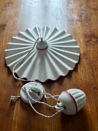 Lampadario grande in ceramica bianco e rosso