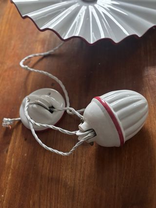 Lampadario grande in ceramica bianco e rosso