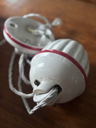 Lampadario grande in ceramica bianco e rosso