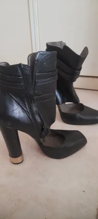 Botines Versace Collection Tacón Negro