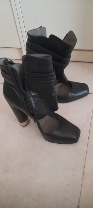 Botines Versace Collection Tacón Negro