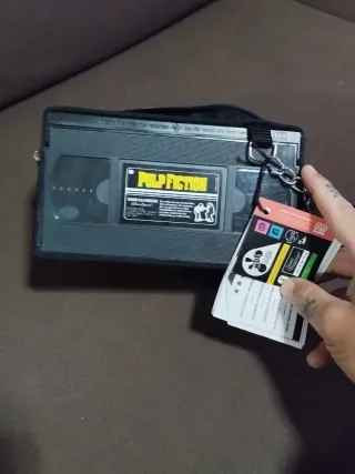 Bolso VHS Pulp Fiction Negro