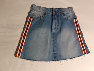 Falda vaquera con raya lateral
