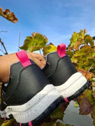 Zapatillas Skechers Trail Mujer Negro Rosa