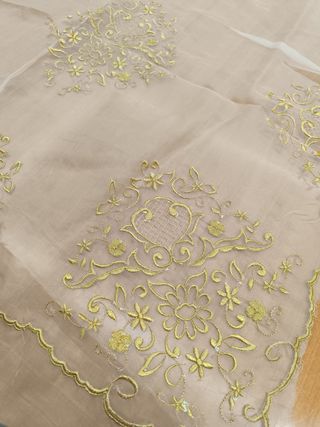 Manteleta fallera seda RECORTE oro sin lent.