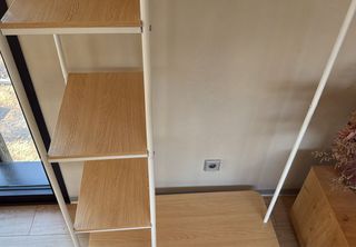 Estantería abierta perchero madera y metal