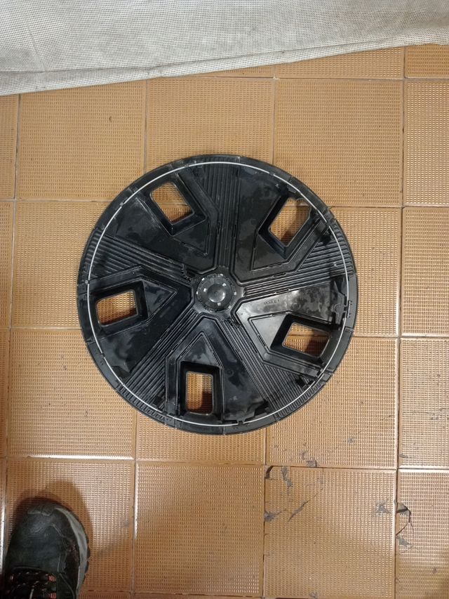 Tapacubo dacia Duster