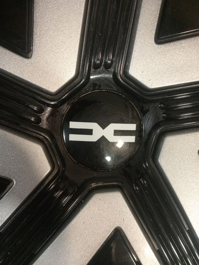 Tapacubo dacia Duster