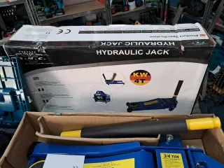 2 Cric Idraulici 4T + Pistola Impatto