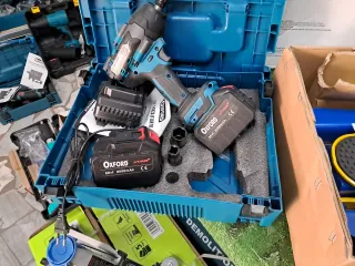 2 Cric Idraulici 4T + Pistola Impatto