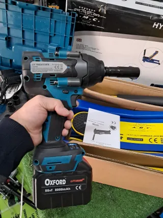 2 Cric Idraulici 4T + Pistola Impatto