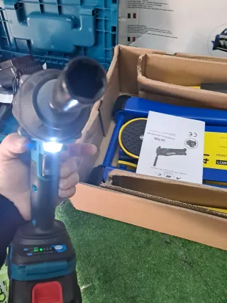 2 Cric Idraulici 4T + Pistola Impatto