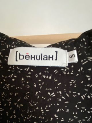 Camisa BENUIAH negra con estampado blanco Talla S