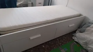 Cama Ikea con cajones