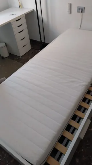 Cama Ikea con cajones
