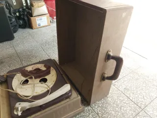 Giradischi d'epoca per ricambi