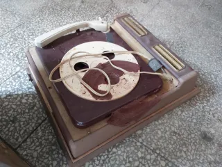 Giradischi d'epoca per ricambi