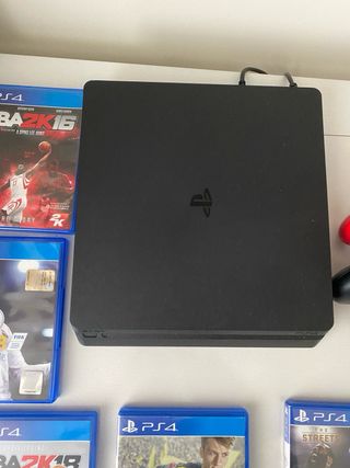 PS4 (PlayStation 4) + 5 Giochi
