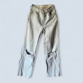 Pantalones vaqueros Pull&Bear rotos talla 32