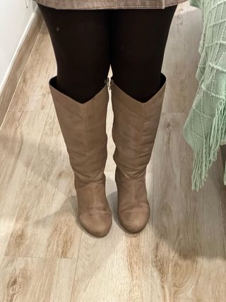 Botas caña ancha beige