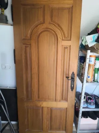 Puerta rústica madera roble entrada