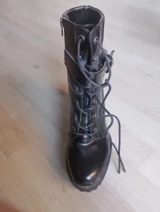 Botas altas negras con plataforma