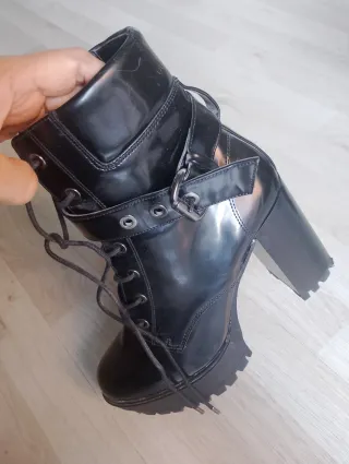 Botas altas negras con plataforma