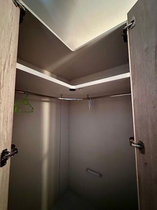 Armario modular en L madera beige y gris