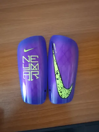 Espinilleras Nike Mercurial Lite Morado